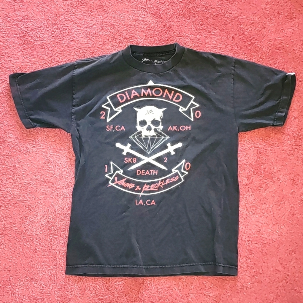 Boys Diamond young and reckless tshirt, size medium.